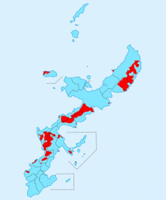 沖縄における在日米軍基地、在日米軍専用施設の面積は沖縄県面積の約10%、沖縄本島の約18%を占めている（ウィキペディアより）