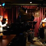 那覇市久茂地のジャズクラブ「Parker's Mood Jazz Club」でのセッションの一コマ。
