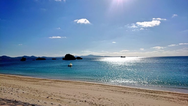 沖縄本島北部名護市の海。